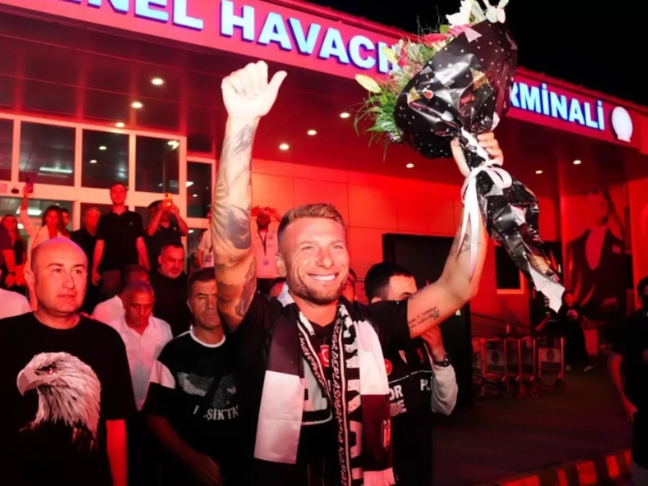 İstanbul'a ulaşan Beşiktaş'ın transfer ettiği yeni golcüsü Ciro Immobile, takıma katıldı.