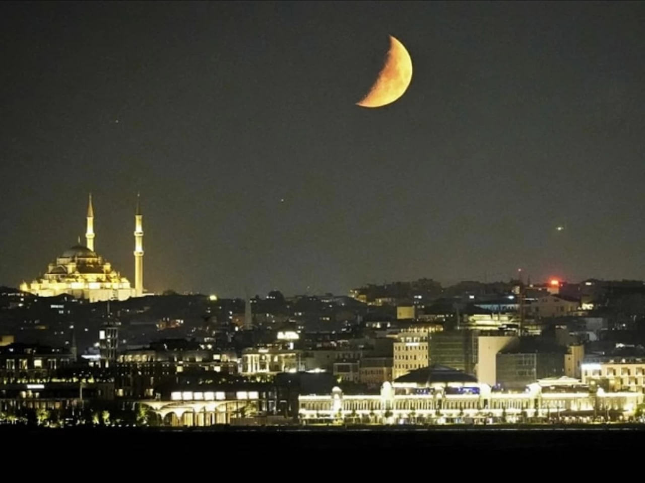 İstanbul’da Nem Kabusu: Yüzde 100 Nem Oranı İstanbulluları Zorladı