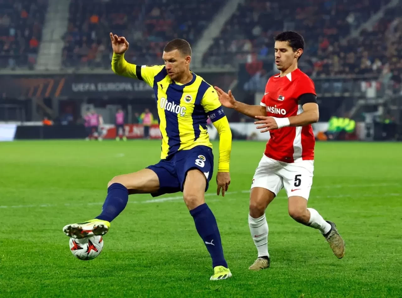 Fenerbahçe Avrupa’da Kükredi: Slavia Prag Karşısında Kritik Galibiyet!