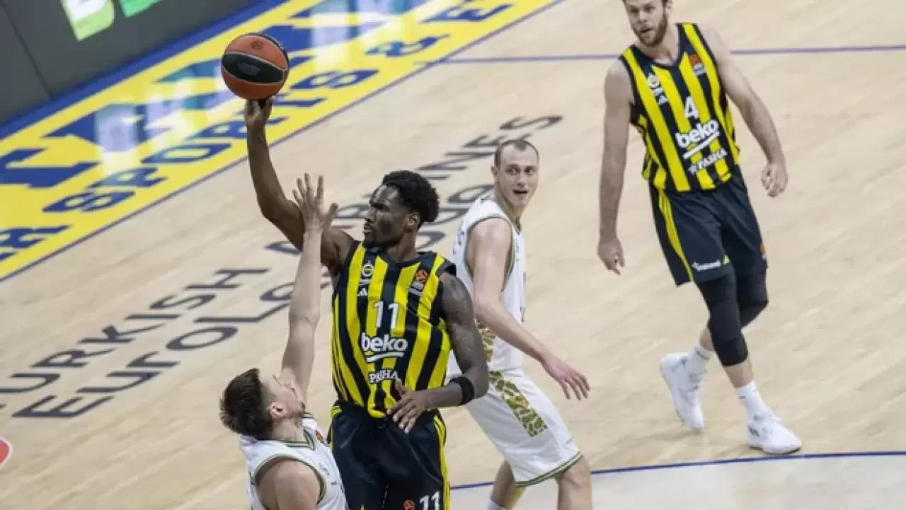 Fenerbahçe Beko, Zalgiris Kaunas’ı 98-86 Yenerek Geri Dönüşe İmza Attı