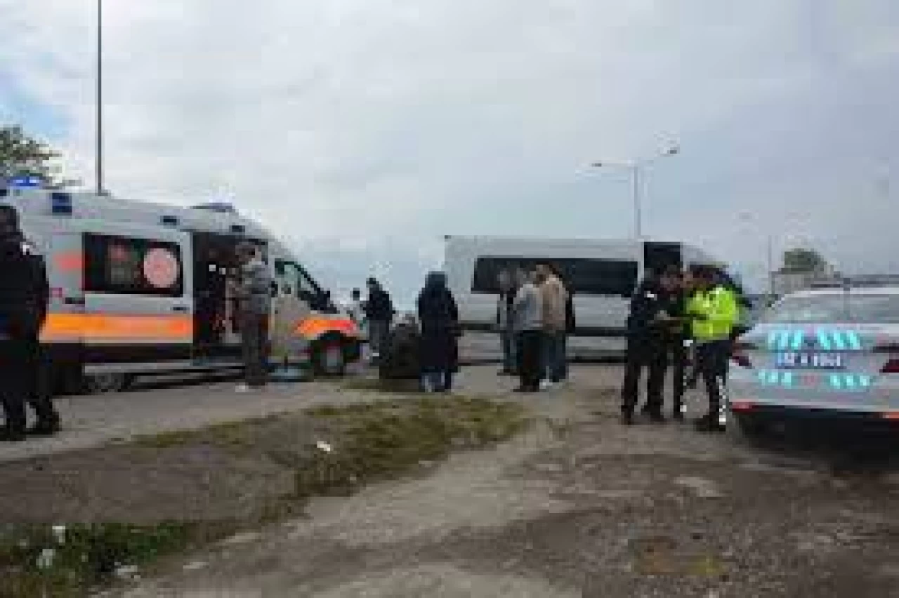 Arnavutköy’de Servis Minibüsü Kazası: 1 Ölü, 1 Yaralı