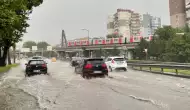 Sağanak yağışlar çok sayıda kenti vurdu: Yüzlerce sel ve su baskını oldu