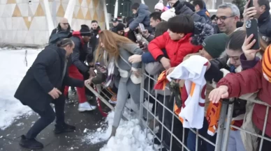 Galatasaraylı Osimhen’i Polis Kurtardı: Havalimanında Heyecanlı Anlar