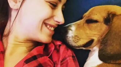 Beagle Cinsi Köpeği Sherlock’un Ölümü Hazal Kaya’yı Yasa Boğdu