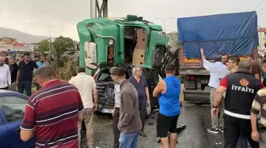 Freni patlayan TIR dehşet saçtı: 2 ölü, 3'ü ağır 12 yaralı