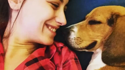 Beagle Cinsi Köpeği Sherlock’un Ölümü Hazal Kaya’yı Yasa Boğdu