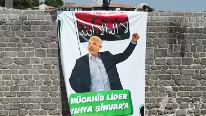 Diyarbakır'da Yahya Sinvar'ın Afişi Surlar Üzerinde: Hamas’a Destek Mesajı