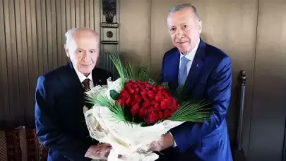 Malazgirt Zaferi’nin 953. Yıldönümü: Erdoğan ve Bahçeli Selçuklu Mezarlığı’nı Ziyaret Etti