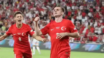 İzmir'de Kerem Aktürkoğlu'nun gecesi: İzlanda'ya hat-trick!