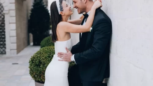 Karadağ’da Romantik Nikah: Burak Çelik ve Ece Bayrak Dünyaevine Girdi