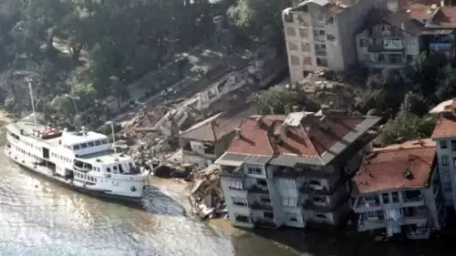 İstanbul depreminde tsunami tehdidi: 'Marmara'da 3 büyük çukur var'