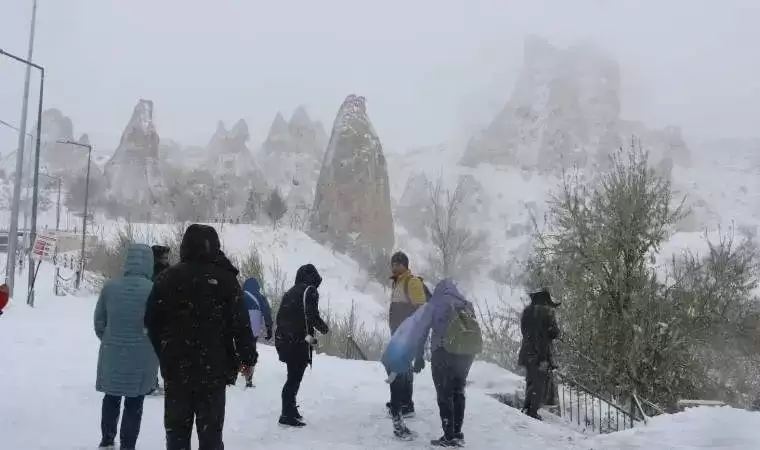 Karlarla Kaplanan Peribacaları Turistlerin İlgi Odağı Oldu 1