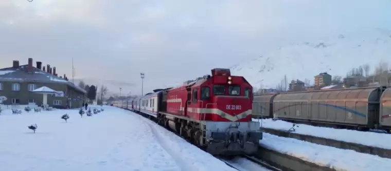 Van Gölü Ekspresi ile Tatvan’a Ulaşım Rehberi ve Bilet Fiyatları 2