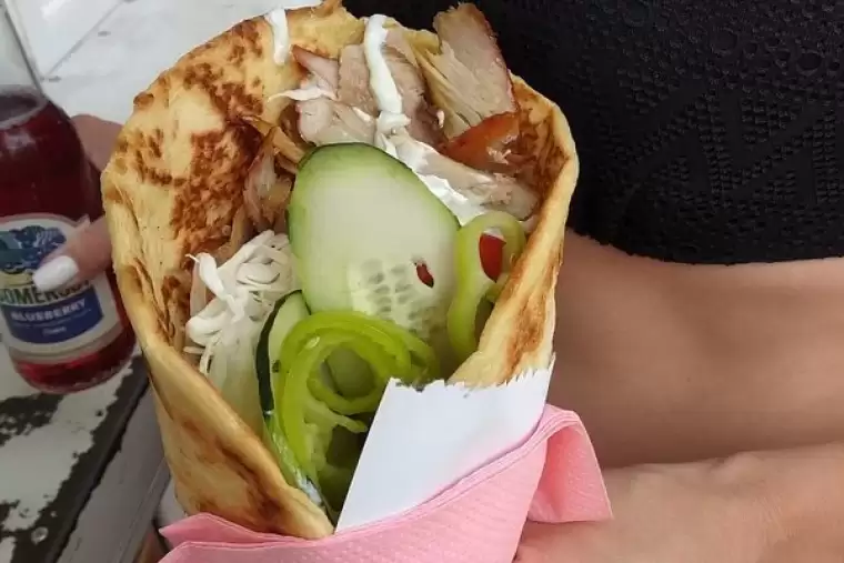 Karadağ ve Tavuk Döner