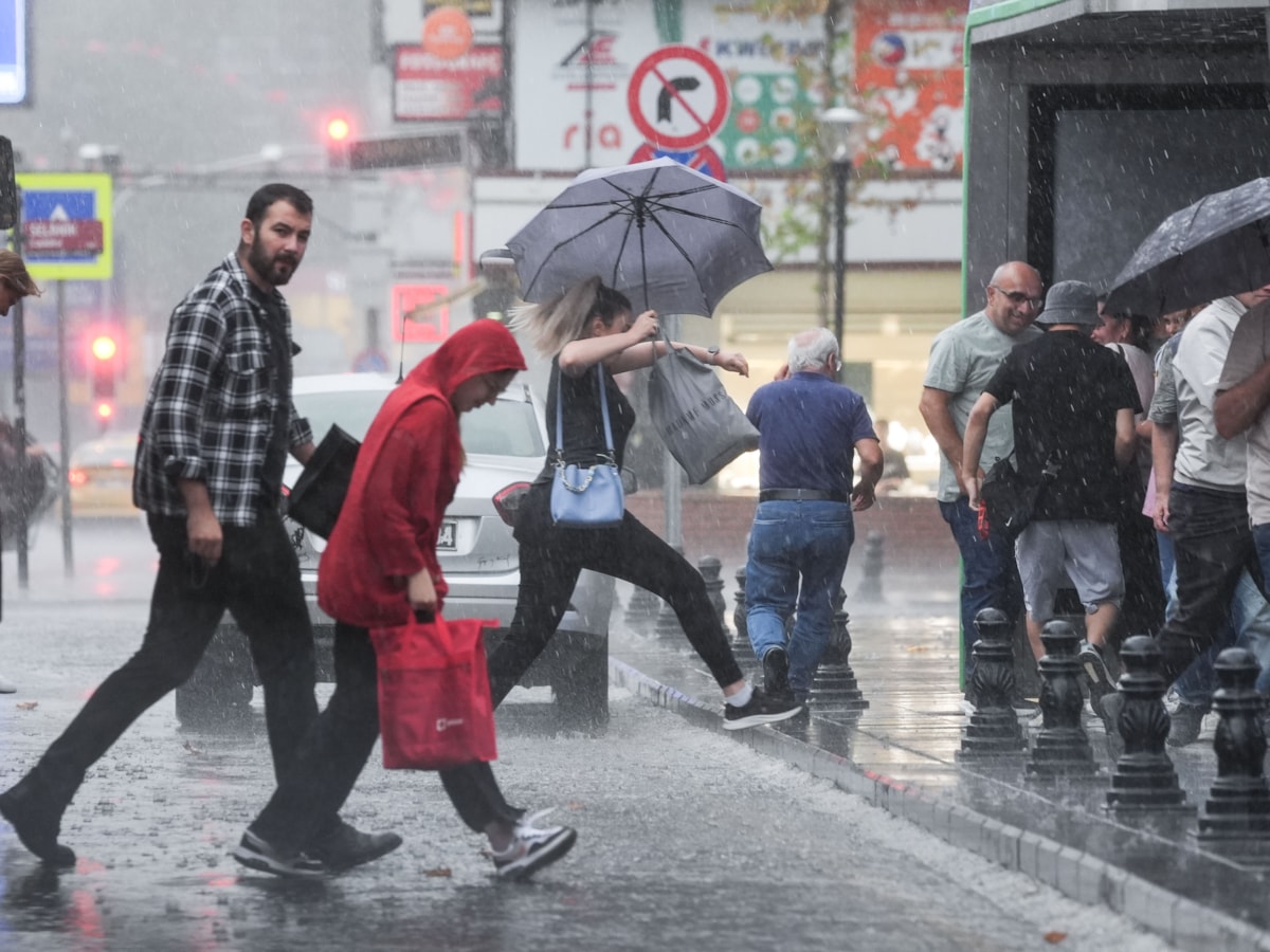 Meteoroloji'den Sağanak Yağış Uyarısı: İstanbul Hazırlıklı Olmalı