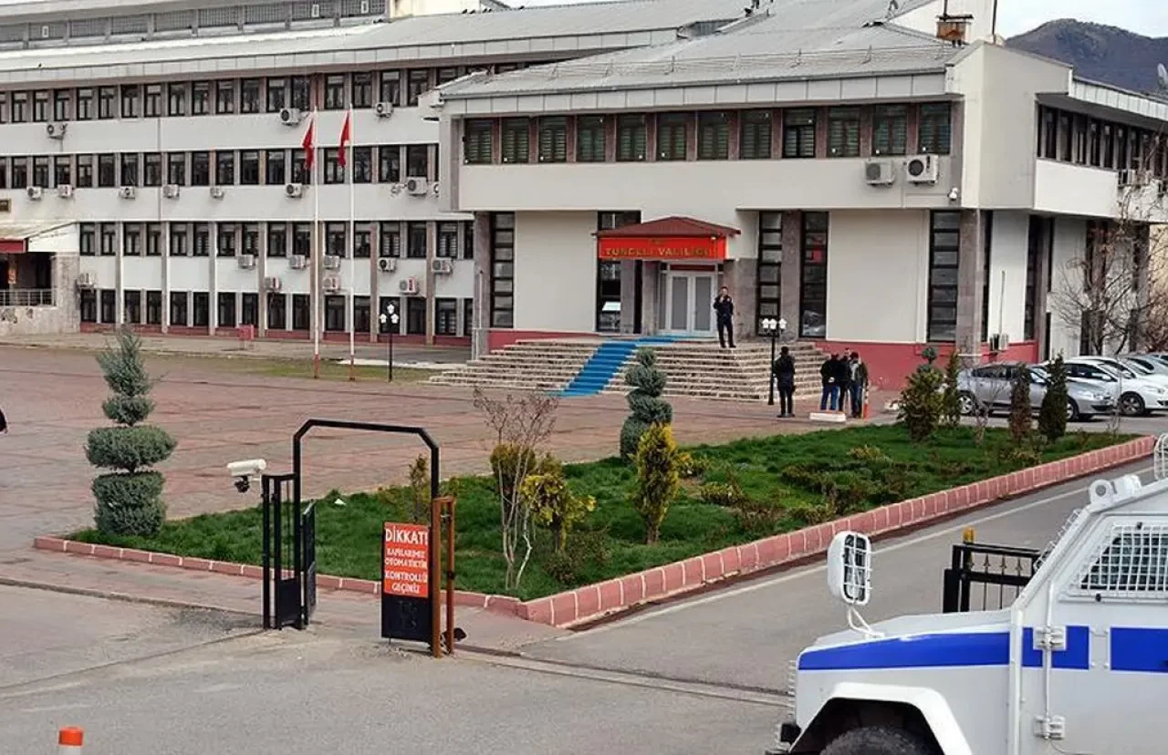 Toplantı ve Gösterilere Yasak: Tunceli ve Elazığ Valiliklerinden Açıklama