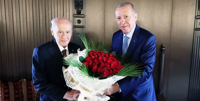 Malazgirt Zaferi’nin 953. Yıldönümü: Erdoğan ve Bahçeli Selçuklu Mezarlığı’nı Ziyaret Etti